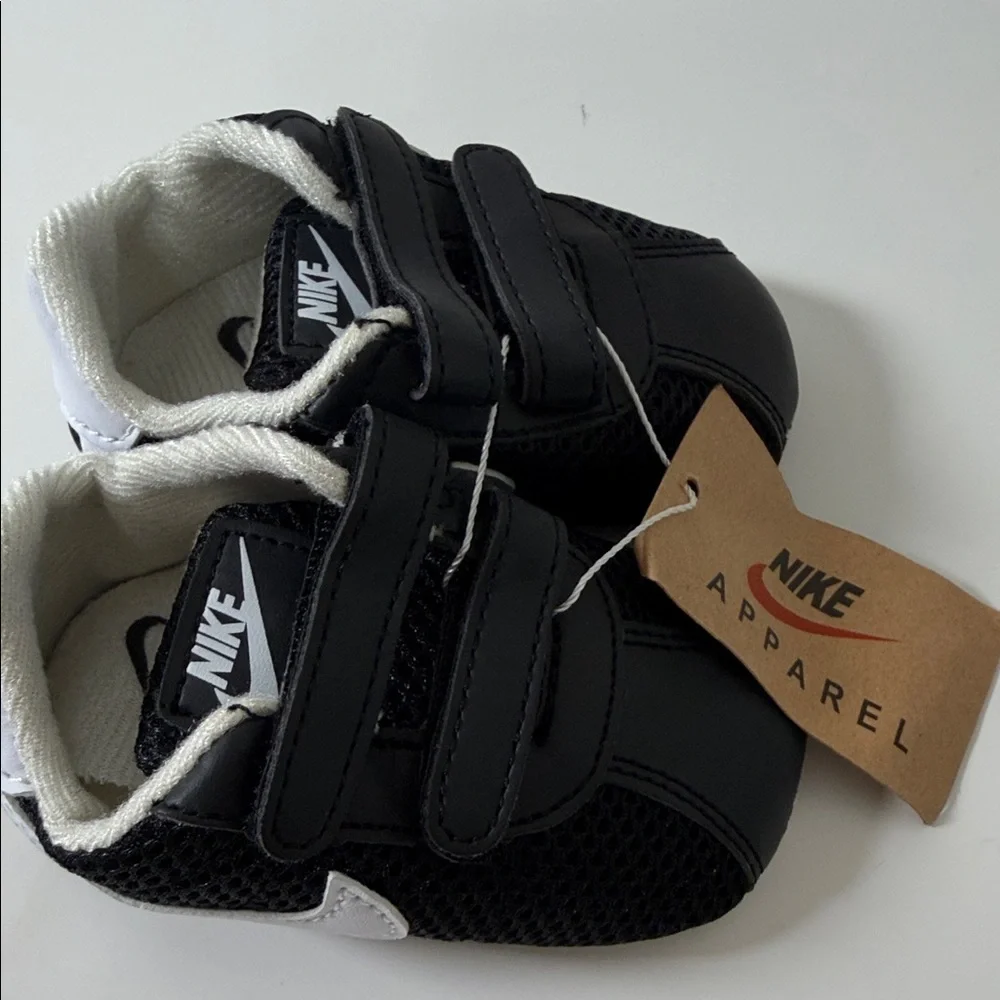 Nike Black & White Infant Hook-and-Loop Trainer Shoes